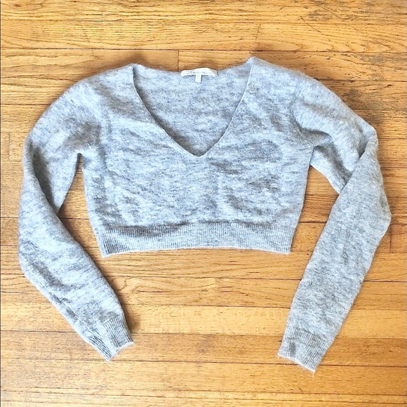 Angora crop sweater. - Picture 2 of 2